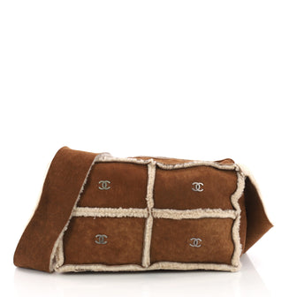 Chanel CC Logo Shoulder Bag Shearling and Suede Small 38597116