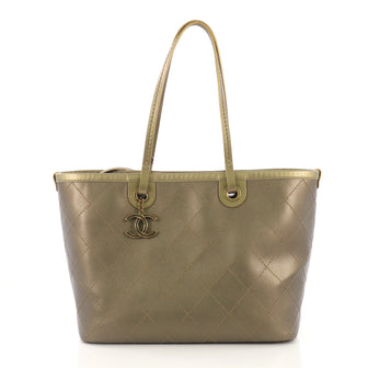 Chanel Fever Tote Quilted Caviar Small Green 40568129