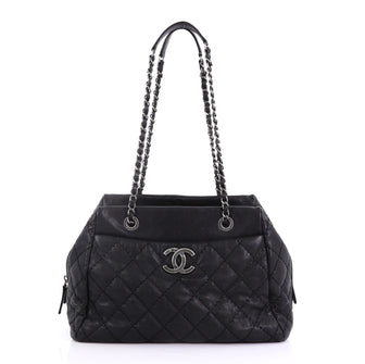 Chanel Model: Stitch It Bowling Bag Quilted Leather Medium Black 40572/163