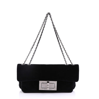 Chanel Model: Giant Mademoiselle Lock Chain Shoulder Bag Velvet Medium Black 40586/4