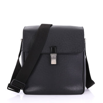 Louis Vuitton Yaranga Messenger Bag Taiga Leather Medium 408201