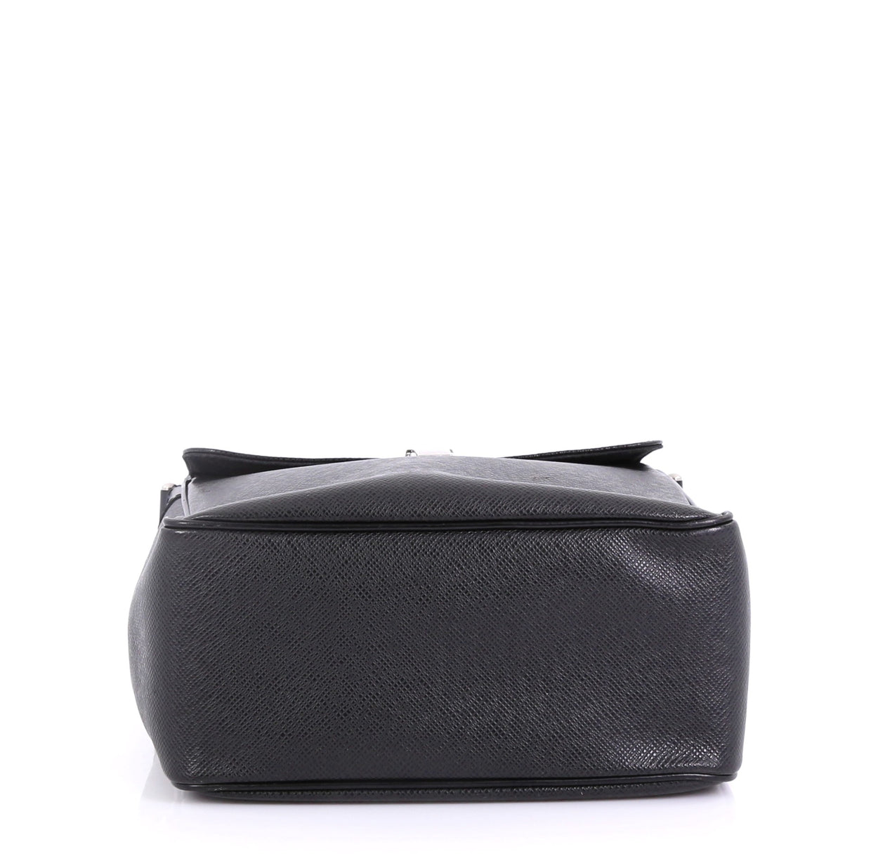 Louis Vuitton Yaranga Messenger Bag Taiga Leather Medium 41692181