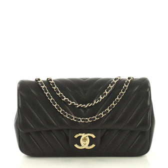 Chanel Model: Surpique CC Flap Bag Chevron Lambskin Medium Black 41692/88
