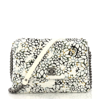  Chanel Model: Couture Messenger Bag Floral Tweed Medium  Item Number: 41891/36