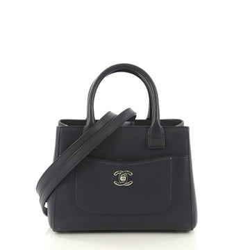 Chanel Model: Neo Executive Tote Grained Calfskin Mini Blue 42358/17