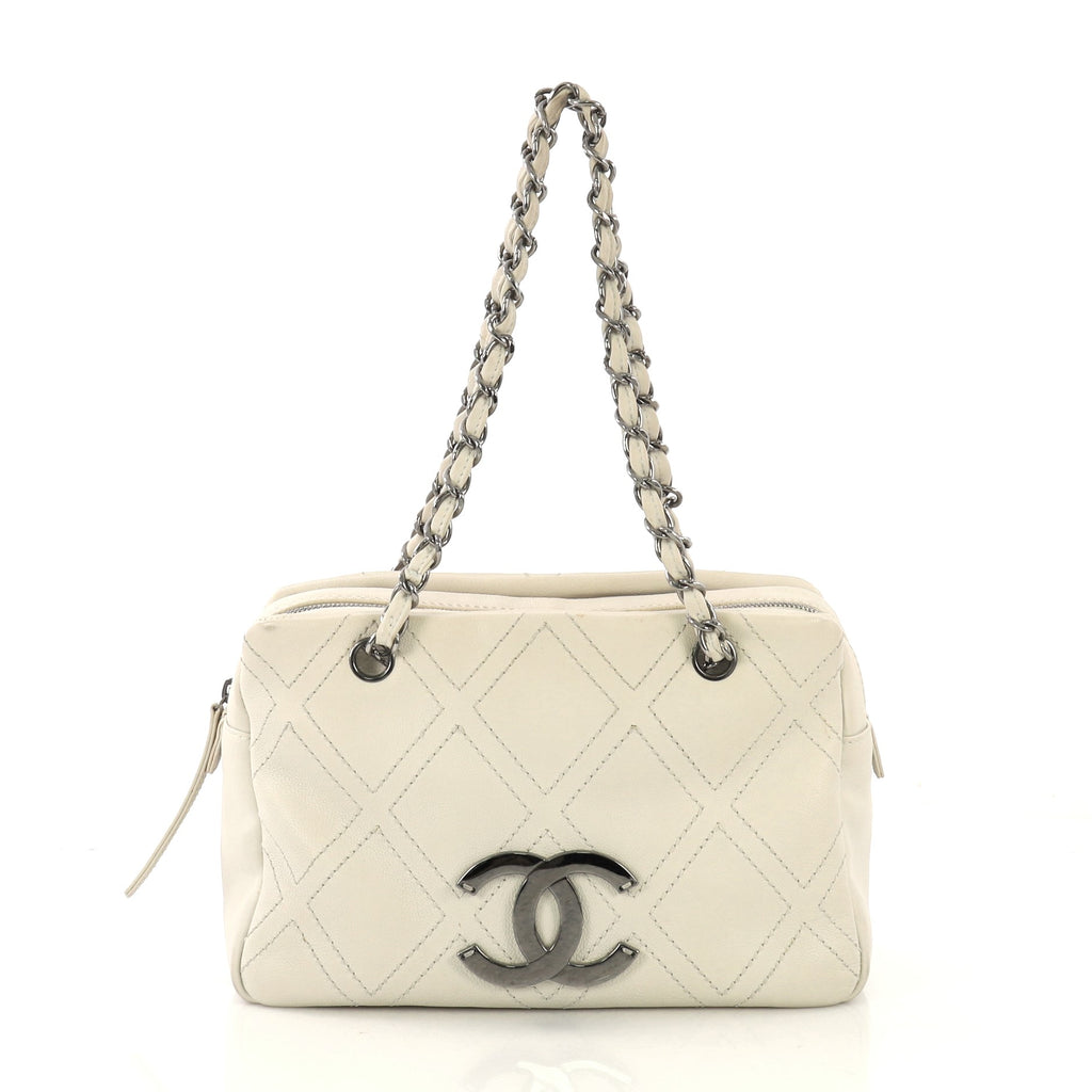 Chanel Small CC Diamond Stitch Tote - White Shoulder Bags, Handbags -  CHA758489