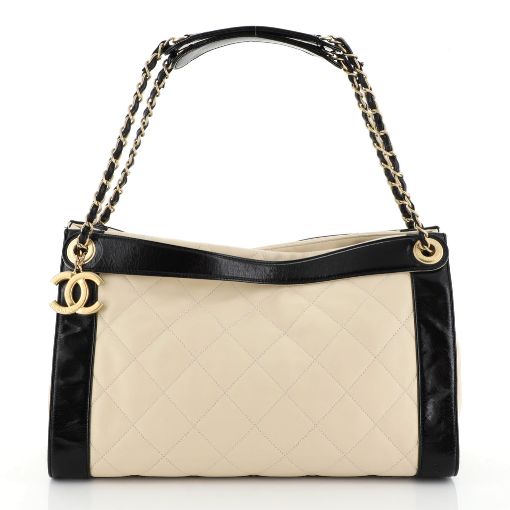 Shop authentic Chanel Quilted Shopper Tote Bag at revogue for just