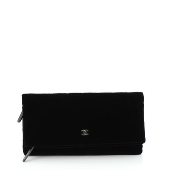 Chanel Beauty CC Clutch Quilted Velvet 