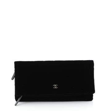 Chanel Beauty CC Clutch Quilted Velvet 