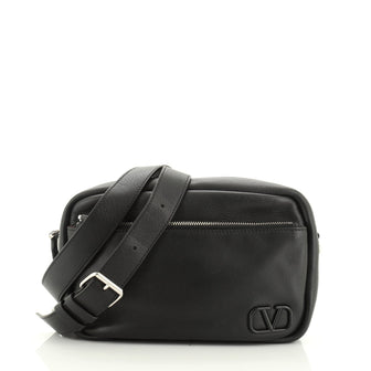 VLogo Shoulder Bag Leather Medium