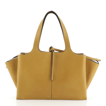 Tri-Fold Shoulder Bag Smooth Calfskin Medium