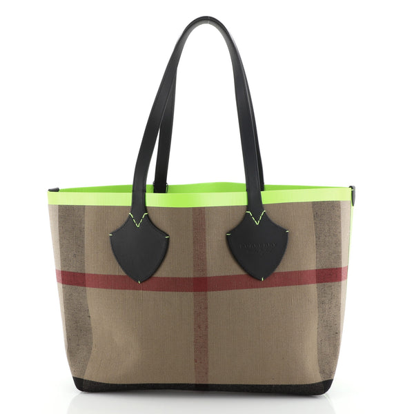Burberry The Giant Reversible Tote In Canvas Check And Leather