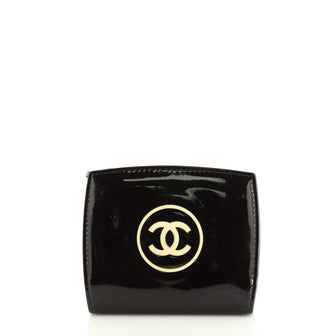 Chanel CC Logo Zip Around Wallet Patent Compact