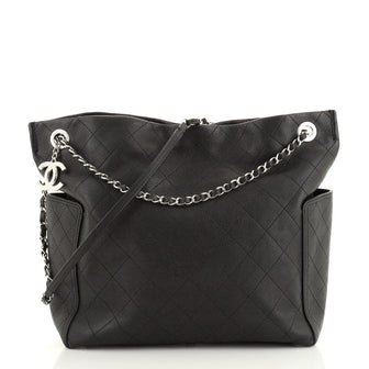 CC Pocket Hobo Quilted Caviar Medium