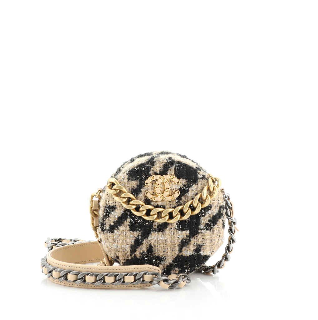 CHANEL Tweed Quilted Round Clutch With Chain Multicolor 1199877