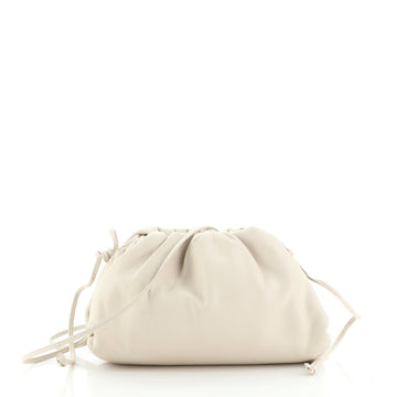 Bottega Veneta The Pouch Leather 20