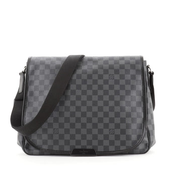 Louis Vuitton Daniel Messenger Bag Damier Graphite GM