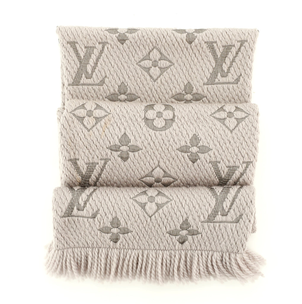 Logomania wool scarf Louis Vuitton Silver in Wool - 35457379