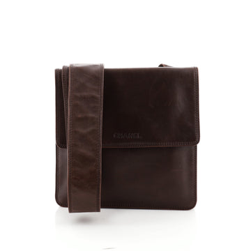 Chanel Vintage Flat Crossbody Bag Leather Medium