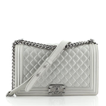Chanel Boy Flap Bag Quilted Caviar New Medium