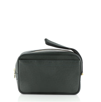 Louis Vuitton Kaluga Pochette Clutch Taiga Leather