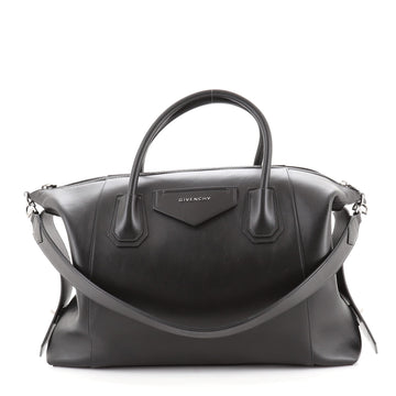 Givenchy Antigona Soft Bag Leather Medium
