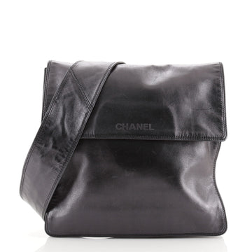 Chanel Vintage Flat Crossbody Bag Leather Medium