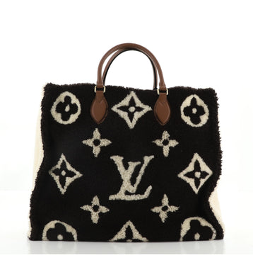 Louis Vuitton OnTheGo Tote Monogram Giant Teddy Fleece GM