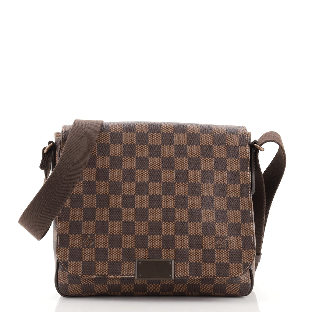 District bag Louis Vuitton Brown in Synthetic - 31881793