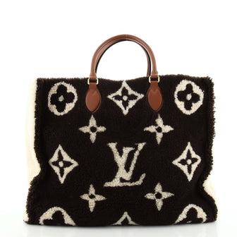 Louis Vuitton OnTheGo Tote Monogram Giant Teddy Fleece GM