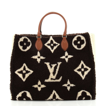 Louis Vuitton OnTheGo Tote Monogram Giant Teddy Fleece GM