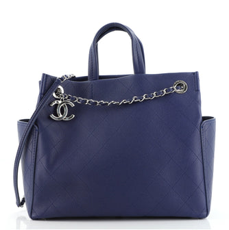 Chanel CC Pocket Tote Quilted Caviar Medium
