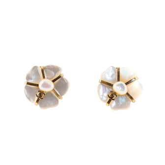 Chanel Vintage Flower CC Clip-on Earrings Faux Pearl with Shell