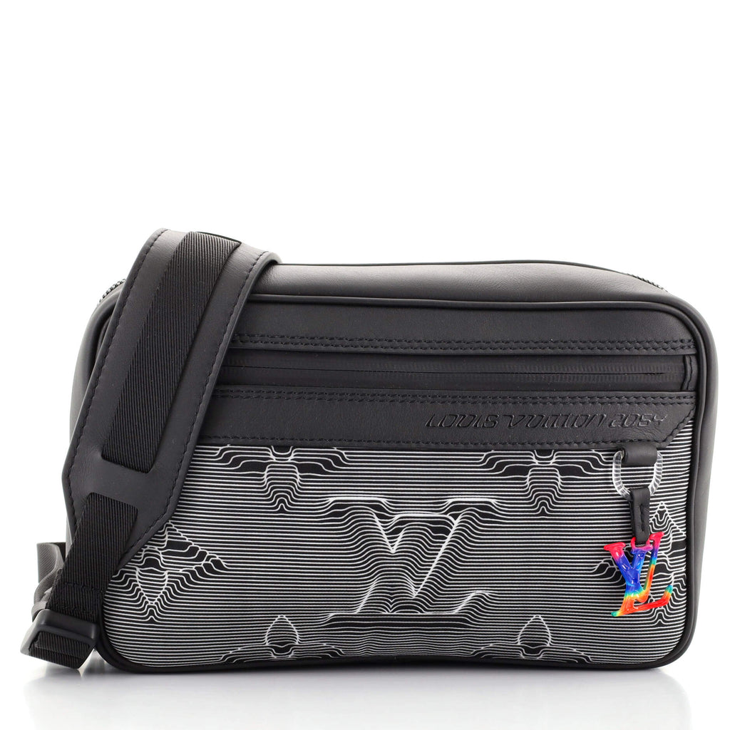 Louis Vuitton 2054 Expandable Messenger Bag