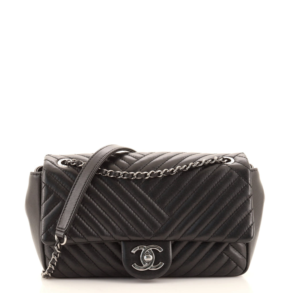 Chanel CC Crossing Flap Bag Chevron Lambskin Small Black 879601