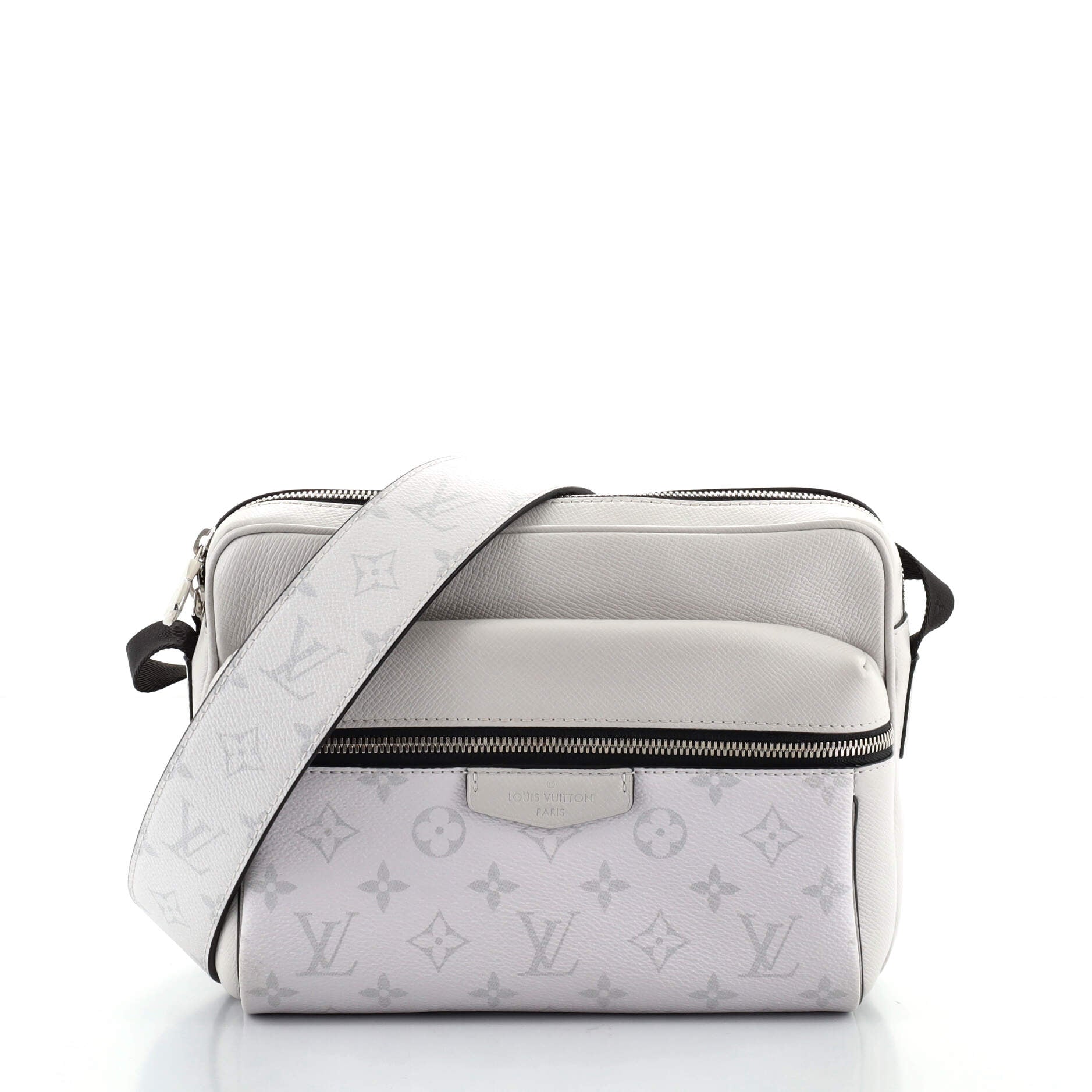 Louis Vuitton Outdoor Messenger Monogram Taigarama White 983501