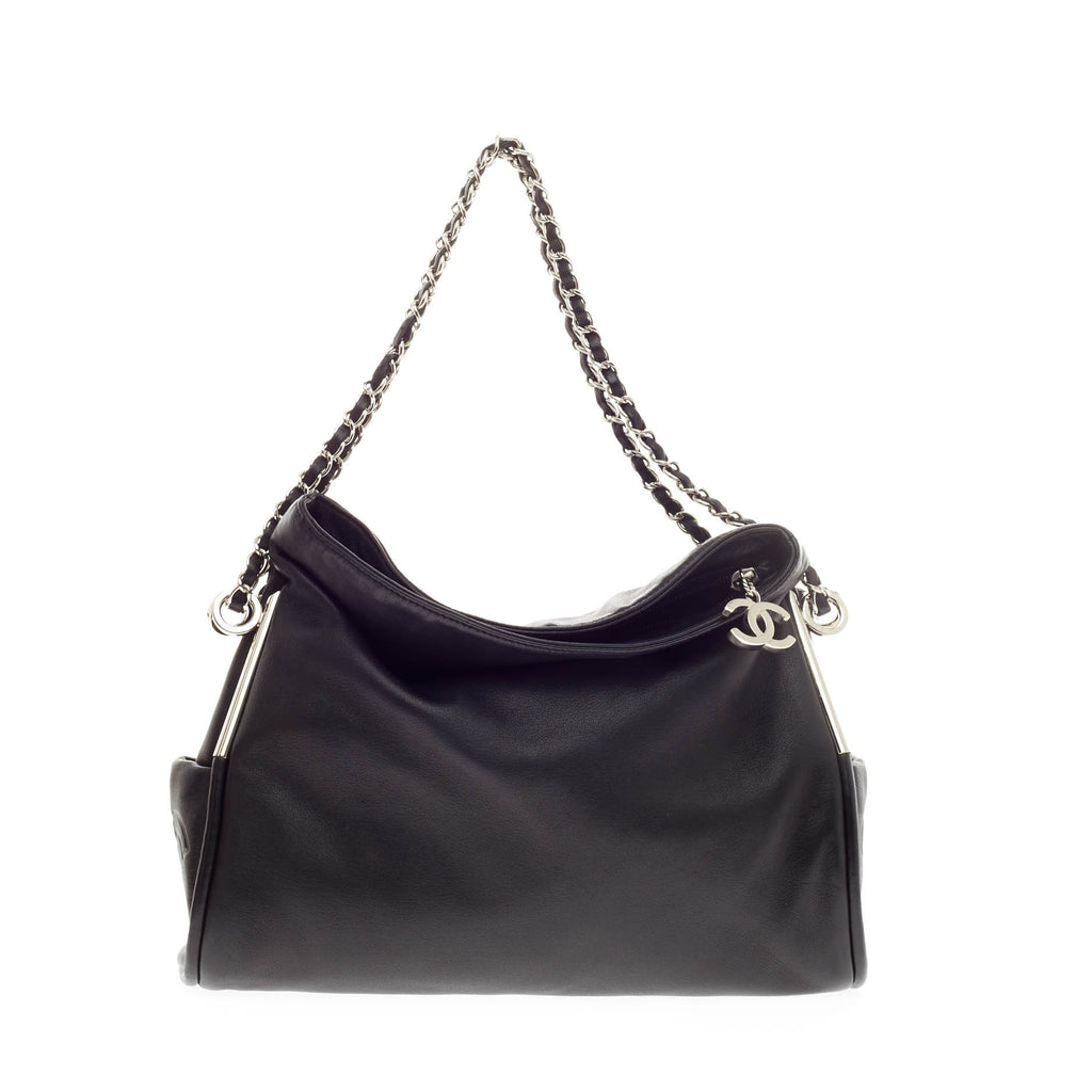 Pre-owned Chanel Leather Hobo Bag In Black