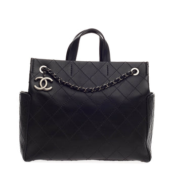 Chanel CC Pocket Tote Quilted Leather Medium