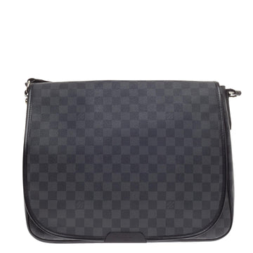 Louis Vuitton Daniel Messenger Damier Graphite GM